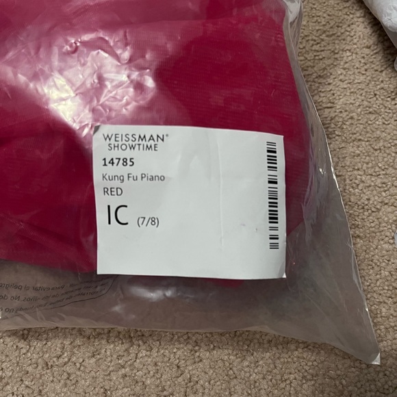 Weissman red dance costume, worn once, size IC - Picture 4 of 4